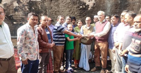 মৌলভীবাজারে ভয়াবহ অগ্নিকান্ডের ঘঠনায় ব্যবসায়ী সমিতির পক্ষ থেকে আর্থিক অনুদান