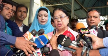 খালেদা জিয়ার বাঁ হাতটা সম্পূর্ণভাবে বেঁকে গেছে: সেলিমা ইসলাম