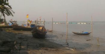 গলাচিপায় দেধারছে চলছে অবৈধ বালু উত্তোলন হুমকির মুখে কৃষিজমি ও বসতবাড়ি