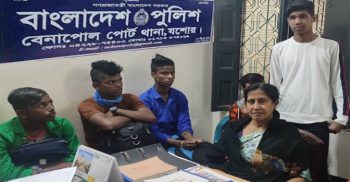 ভারতে পাচার হওয়া ৫কিশোরকে বেনাপোল ইমিগ্রেশন দিয়ে হস্তান্তর