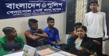 ভারতে পাচার হওয়া ৫কিশোরকে বেনাপোল ইমিগ্রেশন দিয়ে হস্তান্তর