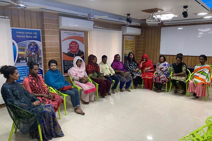 হিজড়াদের ফ্রি ড্রাইভিং প্রশিক্ষণ দিচ্ছে পাথওয়ে