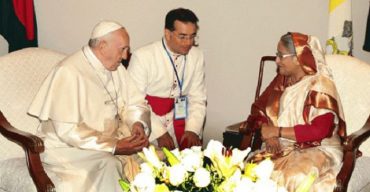 প্রধানমন্ত্রীর সঙ্গে পোপের সাক্ষাৎ