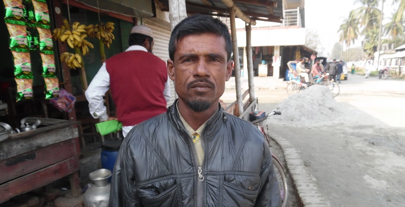 রাঙ্গাবালীতে রাহাত হাওলাদারের নিহতর ঘটনায় বাবা পথে পথে ঘুরছে