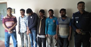 ফতুল্লা মডেল থানা পুলিশ অভিযানে ইয়াবা হেরোইন গাঁজাসহ গ্রেপ্তার- ৮