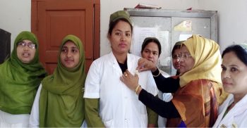কলাপাড়ায় নার্সদের মাঝে পিন কোট ও নিউজ পেপার বিতরন