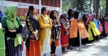 নারী হিসেবে সমাজের একজন পুরুষকেও বিশ্বাস করতে পারছি না