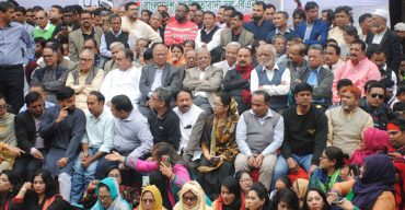 খালেদা জিয়ার মুক্তির আগে কেউ রাস্তা ছাড়বেন না: আমির খসরু