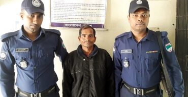 স্বামীকে ফেরত আনার কথা বলে গৃহবধুকে ধর্ষণ, ভন্ড কবিরাজ আটক