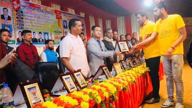 খেলাধুলাই পারে একটা সুস্থ জীবন দিতে: কাদের গনি চৌধুরী