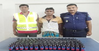 যশোরের বেনাপোলে ১৫৫ বোতল ভারতীয় ফেন্সিডিল সহ গ্রেফতার-১