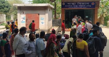 করোনা আতঙ্কে ভারত থেকে দ্রুত বেনাপোল দিয়ে ফিরছেন বাংলাদেশিরা