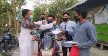 বাউফলে করোনা প্রতিরোধে নাজিরপুর ইউনিয়ন ছাত্রলীগের উদ্দোগে সাবান, মাস্ক ও হ্যান্ড স্যানিটাইজার বিতরন