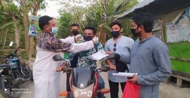 বাউফলে করোনা প্রতিরোধে নাজিরপুর ইউনিয়ন ছাত্রলীগের উদ্দোগে সাবান, মাস্ক ও হ্যান্ড স্যানিটাইজার বিতরন