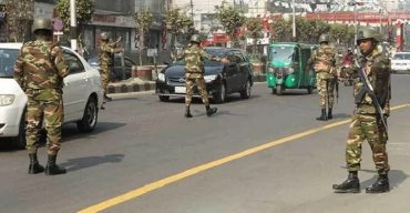 রাজধানীর ঢাকার সড়কে কড়াকড়ি আরোপ করা হয়েছে
