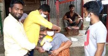 পটুয়াখালীর দশমিনায় লিফলেট ও মাক্স বিতরন
