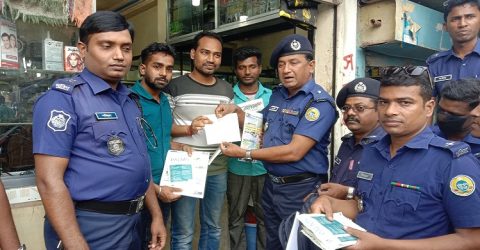 করোনা ভাইরাস: গলাচিপা থানা পুলিশের ব্যতিক্রমী উদ্যোগ