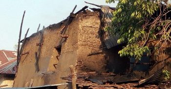 রাণীনগরে অগ্নিকান্ডে বাড়ী ঘর ভষ্মিভূত \ প্রায় ১২ লক্ষ টাকার ক্ষতি !