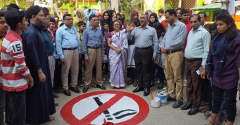 ঝিনাইদহে নো স্মোকিং সাইন আঁকা ও বোর্ড স্থাপন কার্যক্রমের উদ্বোধন