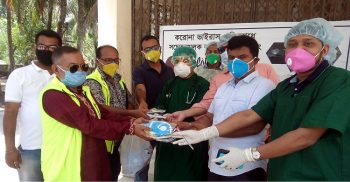 কলাপাড়ায় চিকিৎসক ও গণমাধ্যমকর্মীদের মাস্ক বিতরণ