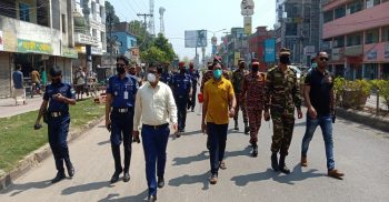 বেনাপোল বাজার পরিদর্শন করলেন সেনাবাহিনী