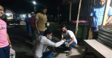 গলাচিপায় করোনা ভাইরাসে সচেতন হওয়ার লক্ষ্যে যুবলীগ নেতার বৃত্ত অংকন