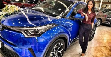 বিলাসবহুল নতুন গাড়ি কিনলেন: নুসরাতের এখন তিনটি গাড়ি