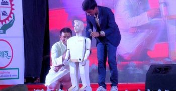 মুজিব শতবর্ষের যেকোনো প্রশ্নের উত্তর দেয় রোবট