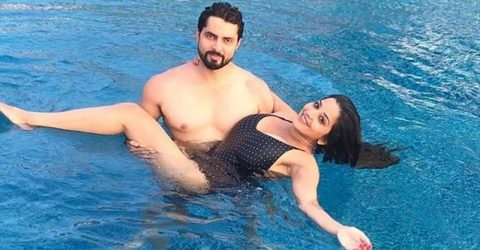 এবার সুইমিংপুলে নেমেই আলোচনায় ‘ঝুমা বৌদি’