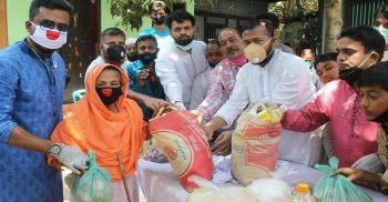 কয়েক শতাধিক দুঃস্থ ও অসহায় পরিবারের পাশে দাড়ালেন টঙ্গীবাড়ী উপজেলা ছাত্রলীগের সভাপতি খালিদ হাসান খান