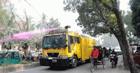 আজ থেকে ঢাকার রাস্তায় জীবাণুনাশক ছিটাবে পুলিশ