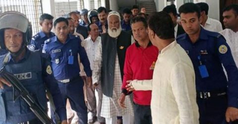 আ’লীগ নেতার জামিন নাকচে বিচারককে স্ট্যান্ড রিলিজ