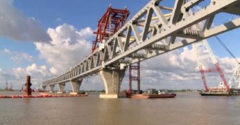 বসলো ২৬তম স্প্যান, পদ্মা সেতুর ৩৯০০ মিটার দৃশ্যমান