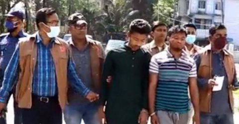 করোনা নিয়ে গুজব ছড়ানোর দায়ে দুই কলেজ ছাত্র আটক