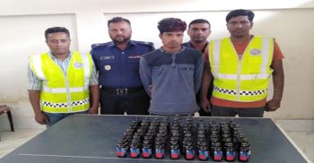 বেনাপোলে পুলিশের অভিযান ফেন্সিডিল সহ মাদকবহনকারী গ্রেফতার