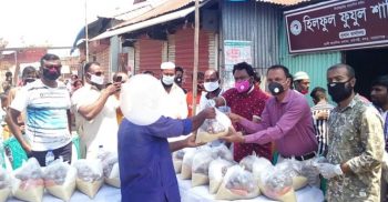 হিলফুল ফুযুল শান্তি সংঘের উদ্যোগে খাঁন মাসুদের ত্রান সামগ্রী বিতরণ