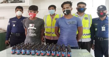 জিবনকে বাজি রেখে দুইজন মাদকবহনকারীকে গ্রেফতার করেছেন পোর্ট থানা পুলিশ