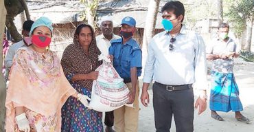 ঝিনাইদহে করোনা প্রতিরাধে ২ চিত্র শিল্পীর স্বেচ্ছাশ্রম