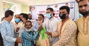 গলাচিপায় বিচ্ছিন্ন দ্বীপ অঞ্চলে এমপির খাদ্য সমগ্রী বিতরণ