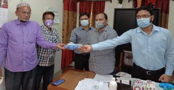 নওগাঁর ধামইরহাটে সাংবাদিকদের মাঝে মাস্ক ও হ্যান্ডগ্লাভস বিতরণ