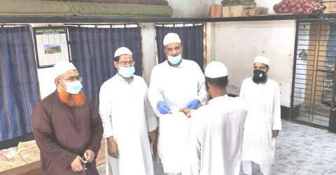 বাংলাদেশ খেলাফত মজলিসের উদ্যোগে আলেম-ওলামাদে নগদ অর্থ সহায়তা