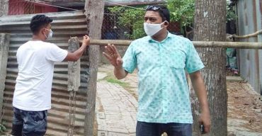 আগৈলঝাড়ায় ডা: হিরন্ময় হালদারের বাসভবন লকডাউন করে দিল চেয়ারম্যান ও এলাকাবাসী
