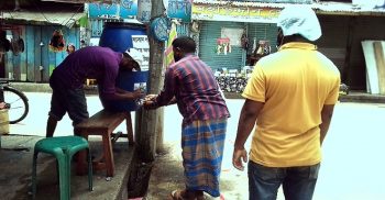 করোনা পরিস্থিতি: হাত ধোয়ার জন্য কলাপাড়ায় হ্যান্ড ওয়াস পয়েন্ট স্থাপন