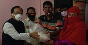 জেলা আ’লীগ সেক্রেটারি ও সাবেক এমপি আব্দুল ওদুদের খাদ্যসামগ্রী বিতরণ