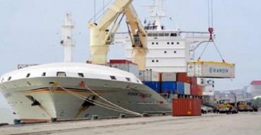 নভেল করোনা: মংলা বন্দরে কর্মহীন হয়ে পড়েছে হাজার হাজার শ্রমিক