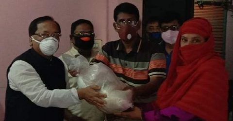 জেলা আ’লীগ সেক্রেটারি ও সাবেক এমপি আব্দুল ওদুদের খাদ্যসামগ্রী বিতরণ