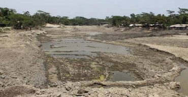 ইউএনওর হস্তক্ষেপে বে-আইনি ভাবে উত্তোল কৃত মাটির অর্থ উদ্বার সরকারি ফান্ডে জমা হবে !