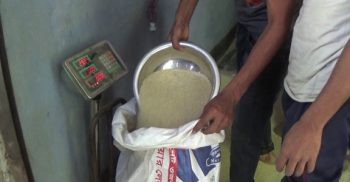 ঝিনাইদহে সরকারের খাদ্য বান্ধব কর্মসূচীর ১০ টাকা কেজি দরে চাল বিক্রি শুরু
