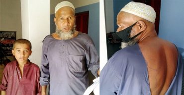 রাজাপুরে চেযারম্যান মেম্বরের কাছে চাল চাইতে গিয়ে কিল ঘুষি খেলেন বৃদ্ধ রিক্সাচালক!