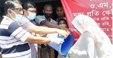 গলাচিপায় দশ টাকা কেজি দরে চাল হত দরিদ্রদের মাঝে বিতরণ